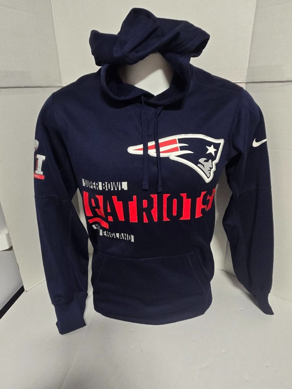 🏈 Nike New England Patriots Super Bowl LI Therma-FIT Hoodie – Size Small – $45